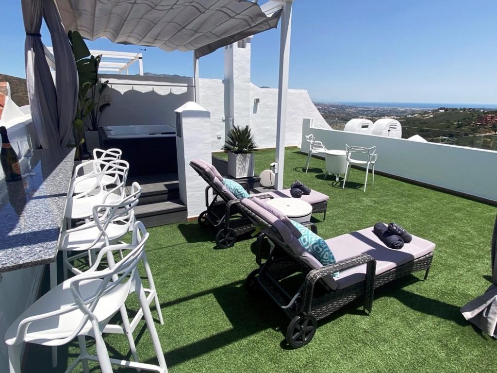 Apartmán Penthouse Mit Privatem Jacuzzi In Marbella - La Mairena Ojén Exteriér fotografie
