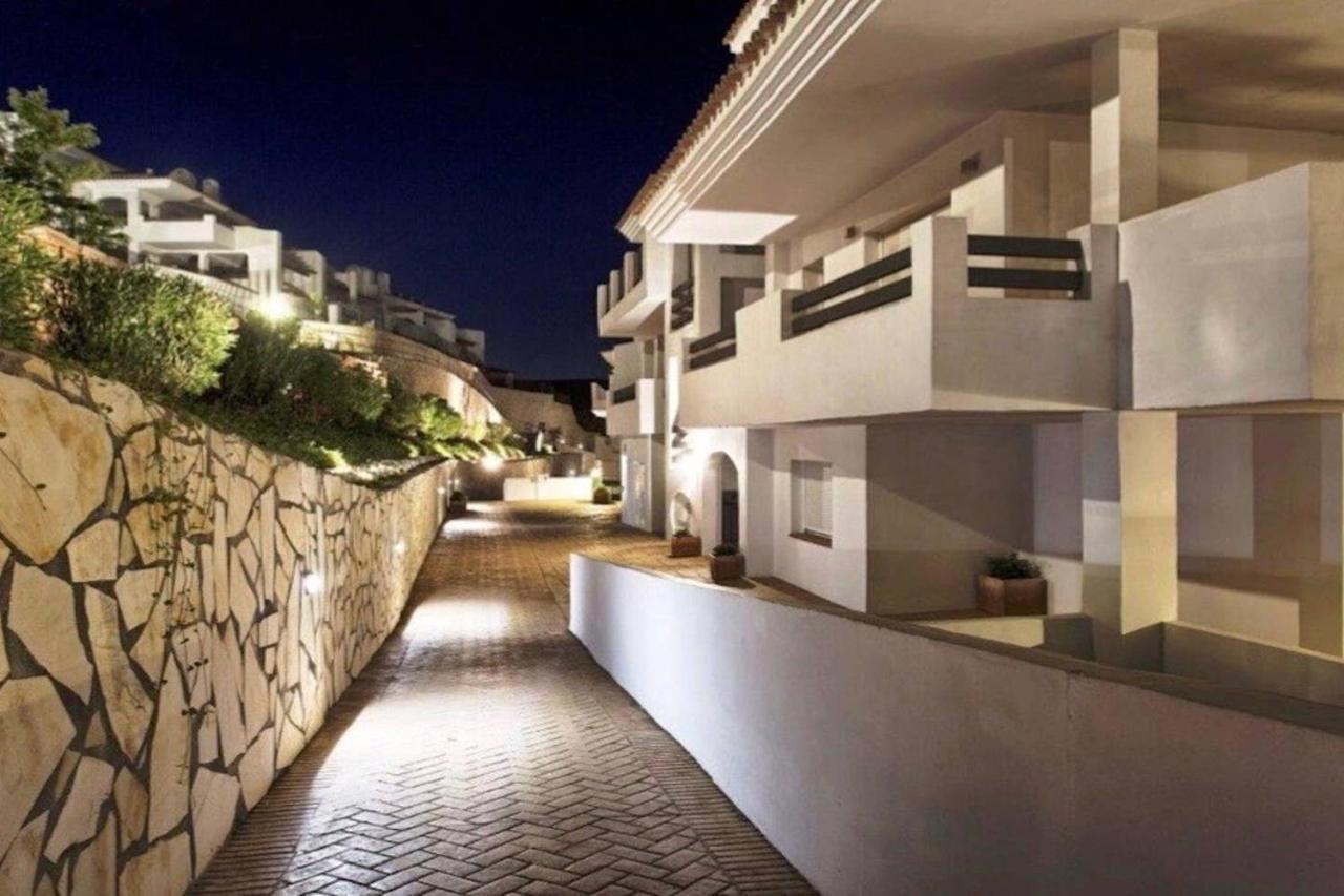 Apartmán Penthouse Mit Privatem Jacuzzi In Marbella - La Mairena Ojén Exteriér fotografie