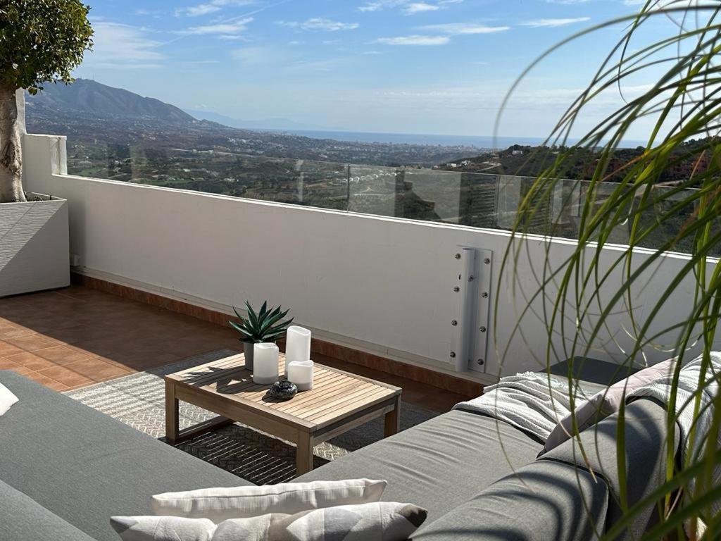 Apartmán Penthouse Mit Privatem Jacuzzi In Marbella - La Mairena Ojén Exteriér fotografie